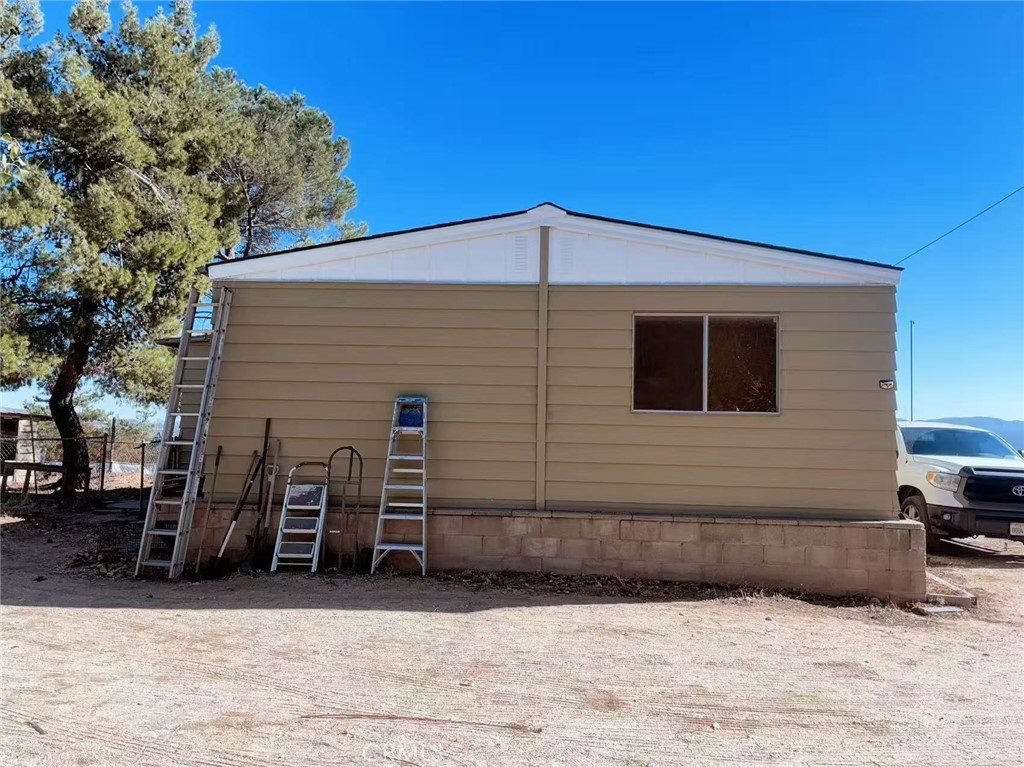 37541 Hill Street Property Photo 2