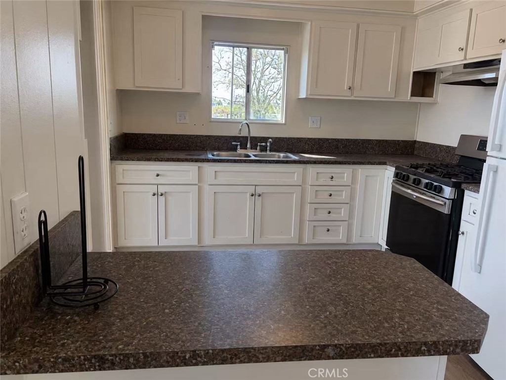 37541 Hill Street Property Photo 6