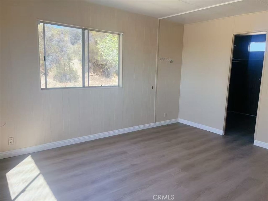 37541 Hill Street Property Photo 7