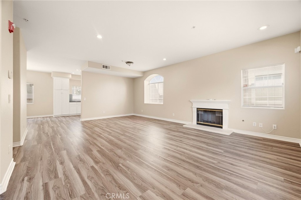 1115 Fairview B Property Photo 6