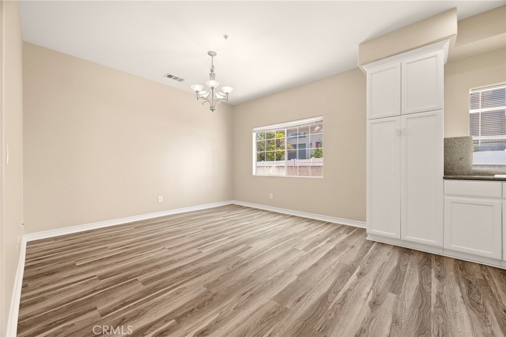 1115 Fairview B Property Photo 9