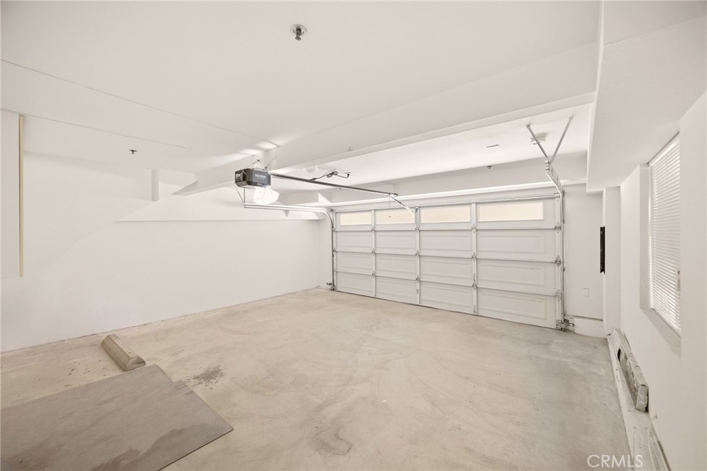 1115 Fairview B Property Photo 26
