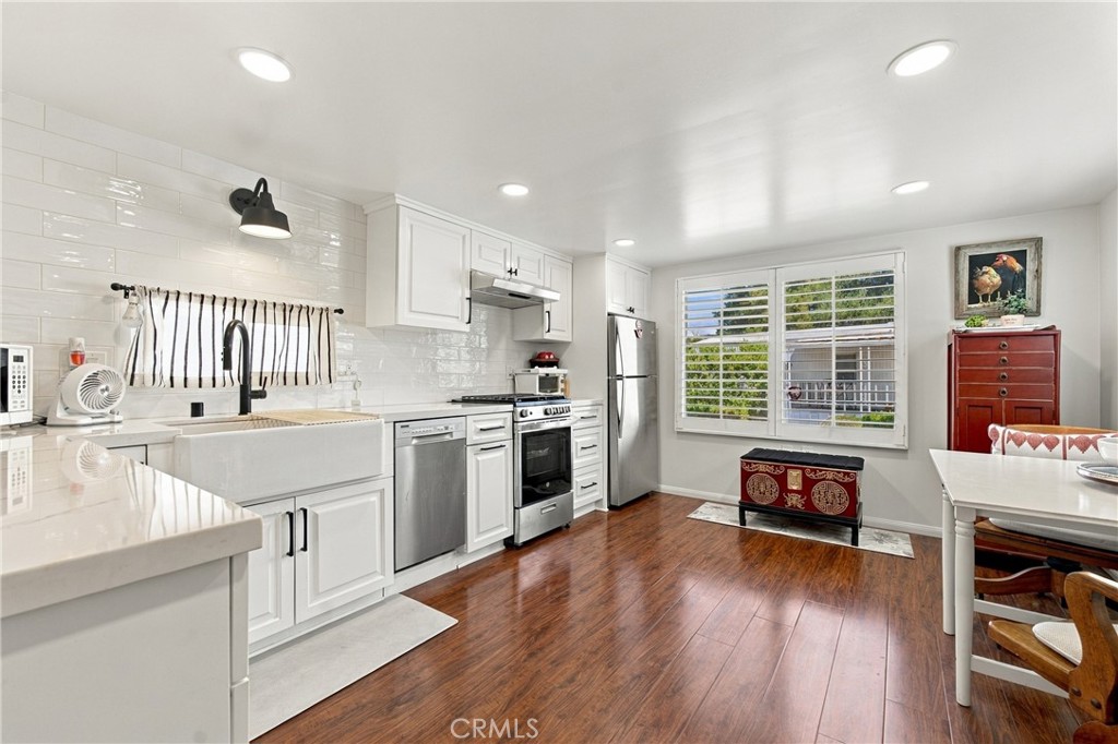 11401 Topanga Canyon Blvd 37 Property Photo 3