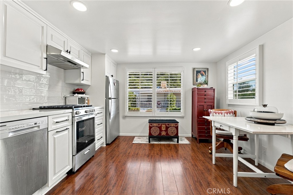 11401 Topanga Canyon Blvd 37 Property Photo 4