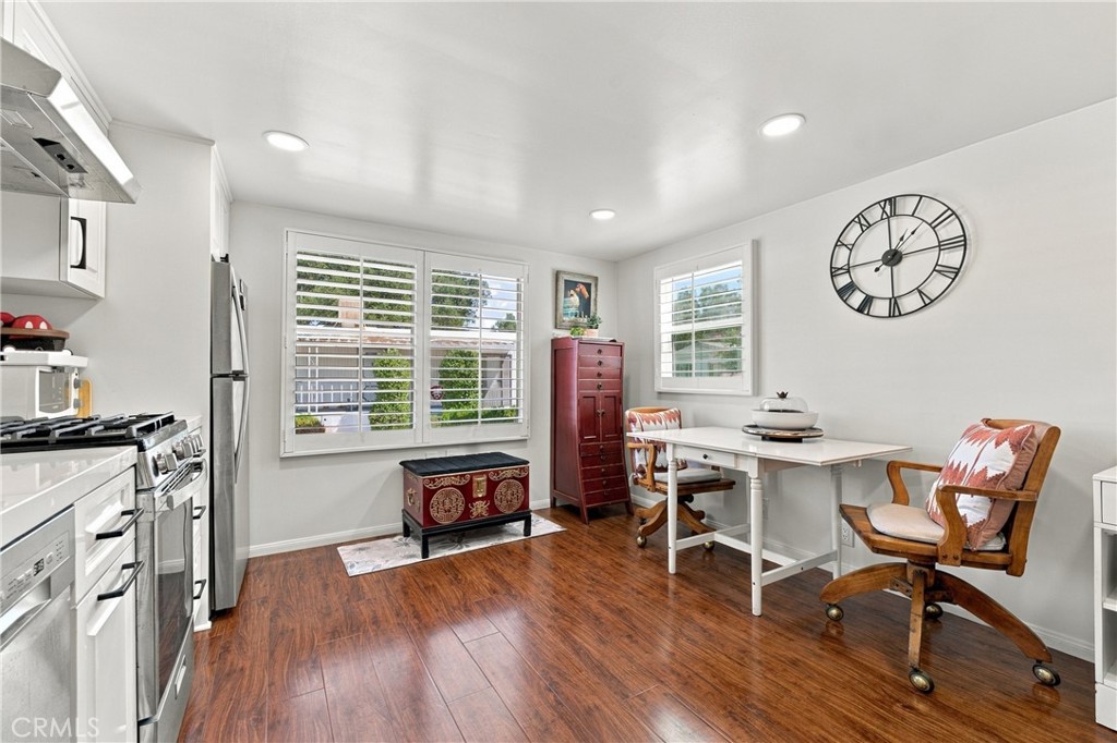 11401 Topanga Canyon Blvd 37 Property Photo 6