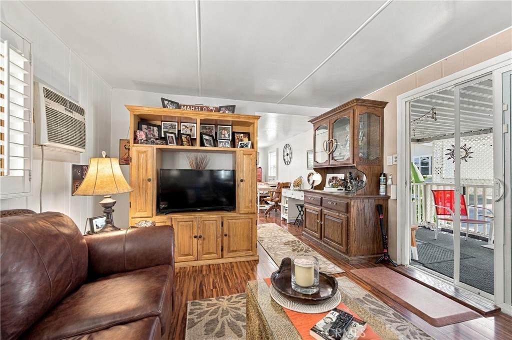 11401 Topanga Canyon Blvd 37 Property Photo 12
