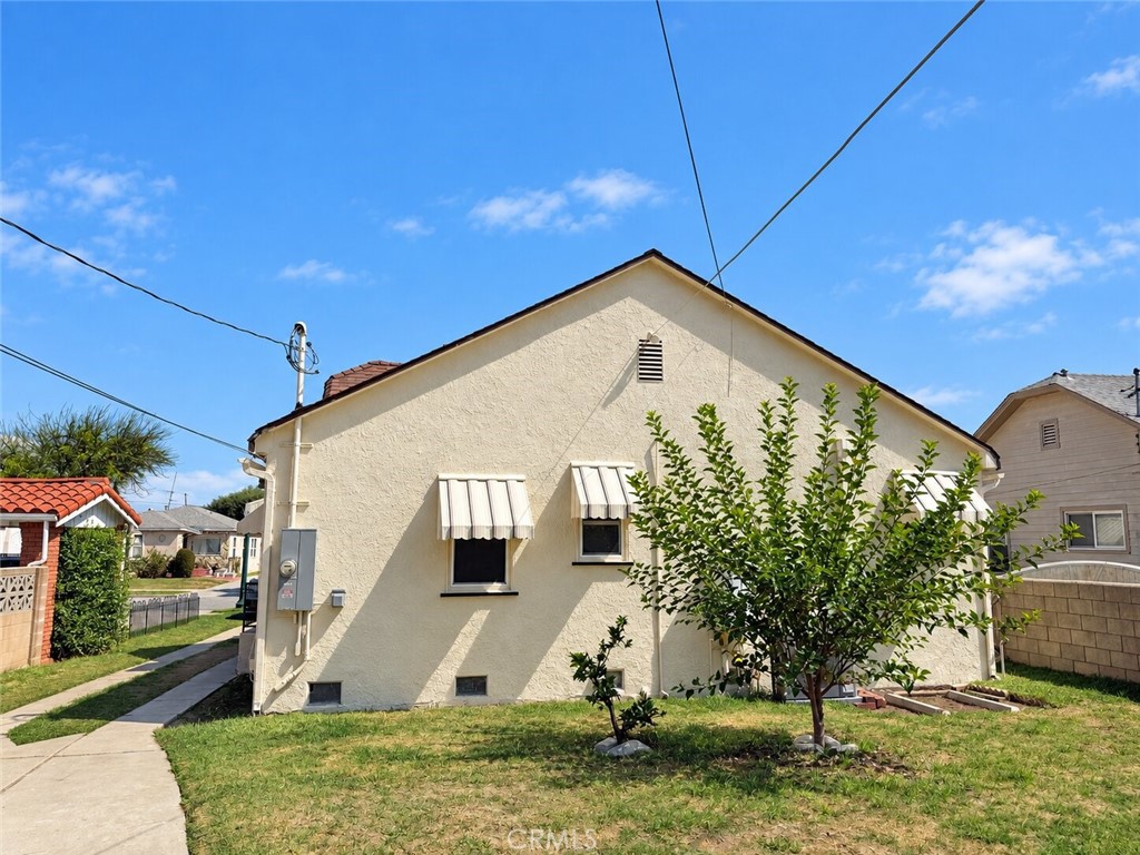 1833 S Chapel Property Photo 3