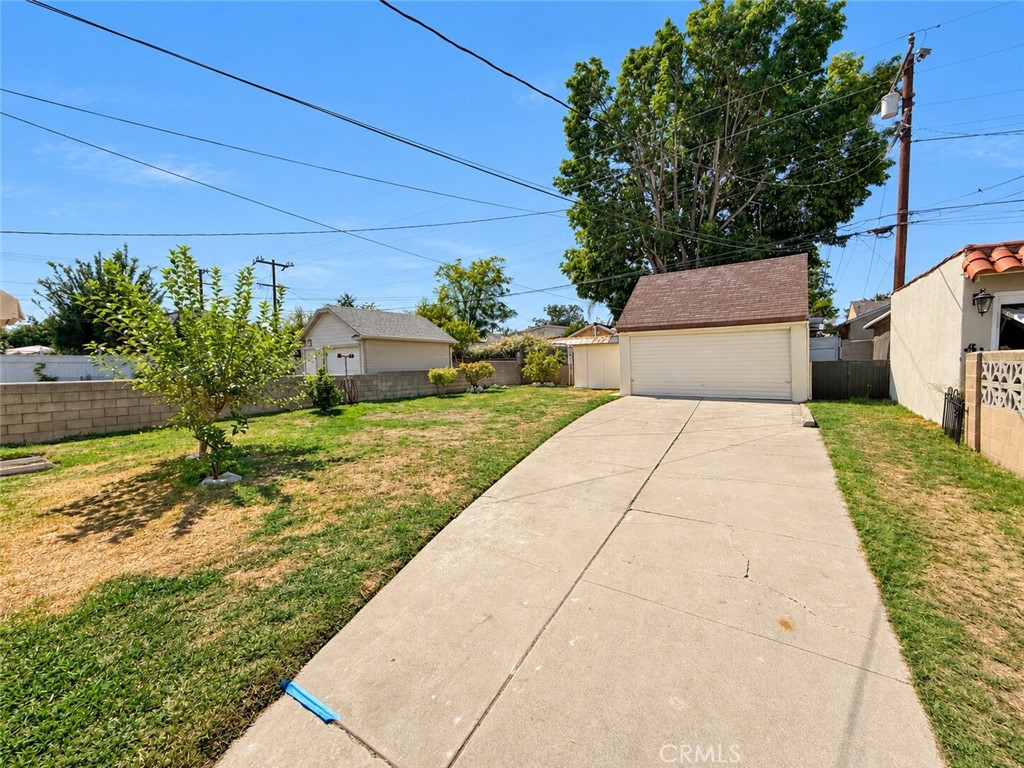 1833 S Chapel Property Photo 4