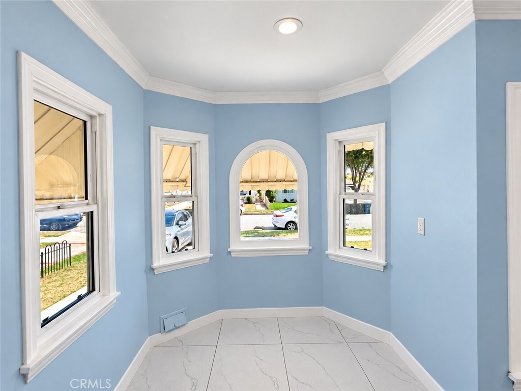 1833 S Chapel Property Photo 8