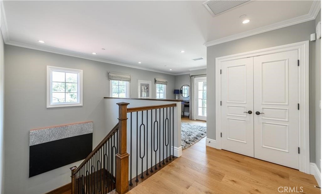 2119 Holly Property Photo 15