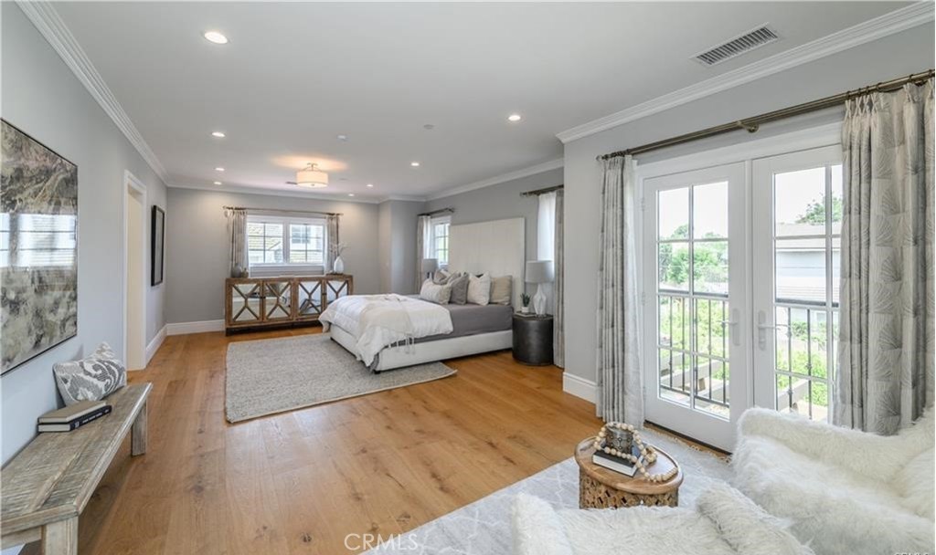 2119 Holly Property Photo 16