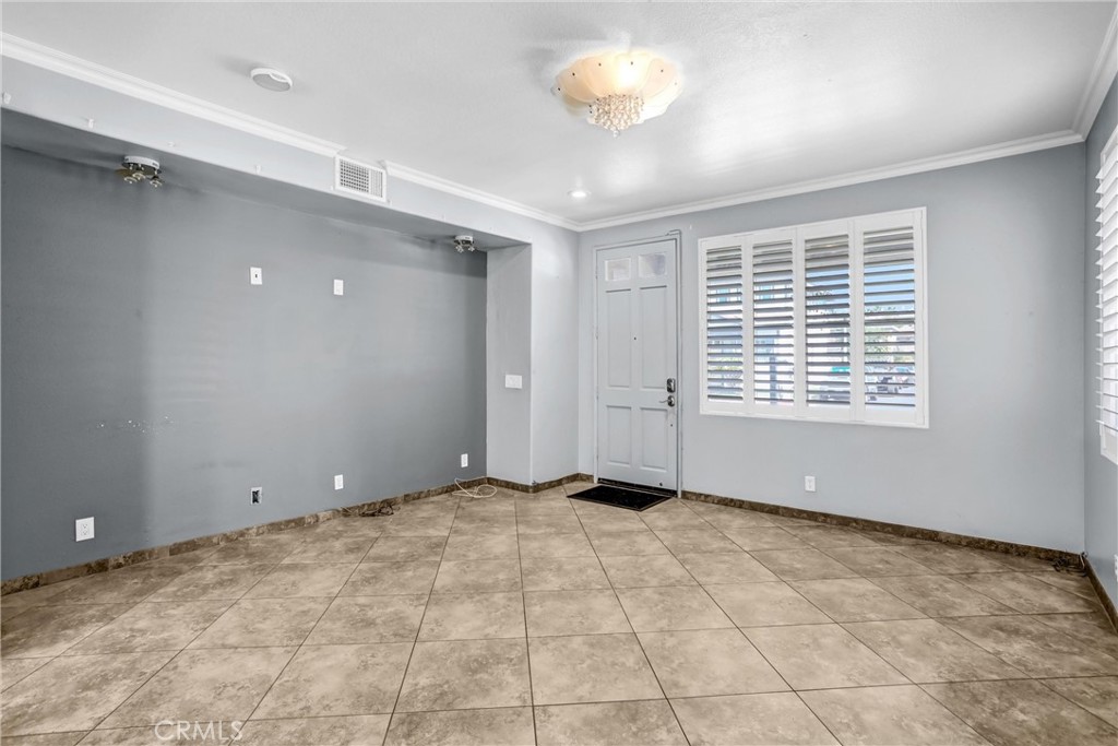 9038 Primrose Property Photo 3