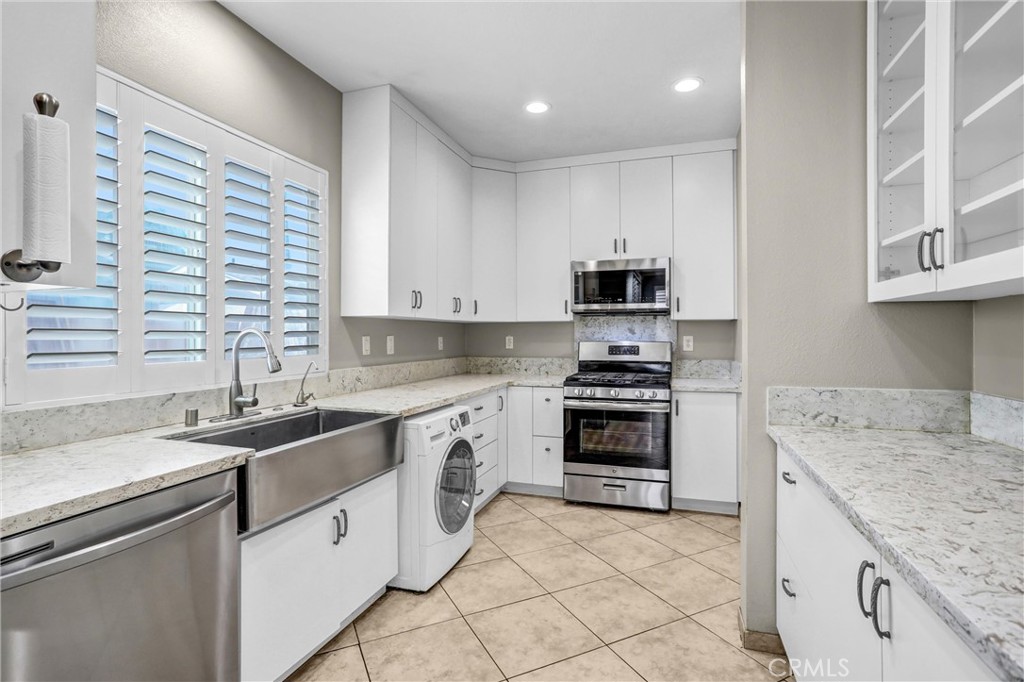 9038 Primrose Property Photo 6