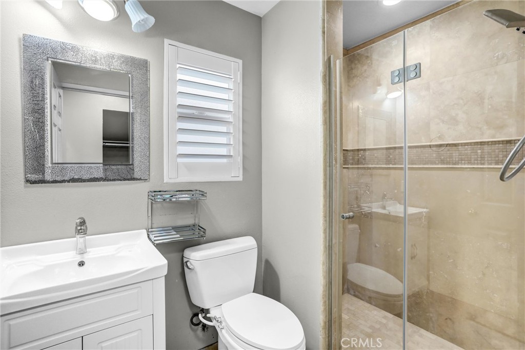 9038 Primrose Property Photo 9