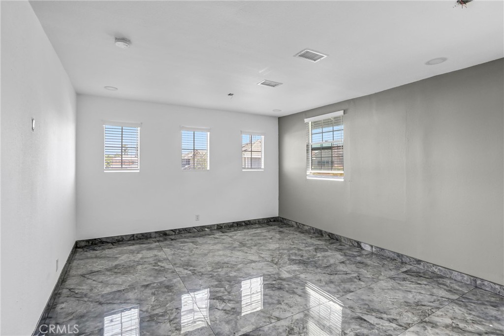 9038 Primrose Property Photo 15