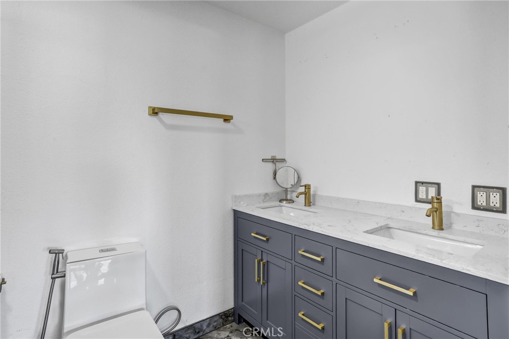 9038 Primrose Property Photo 17