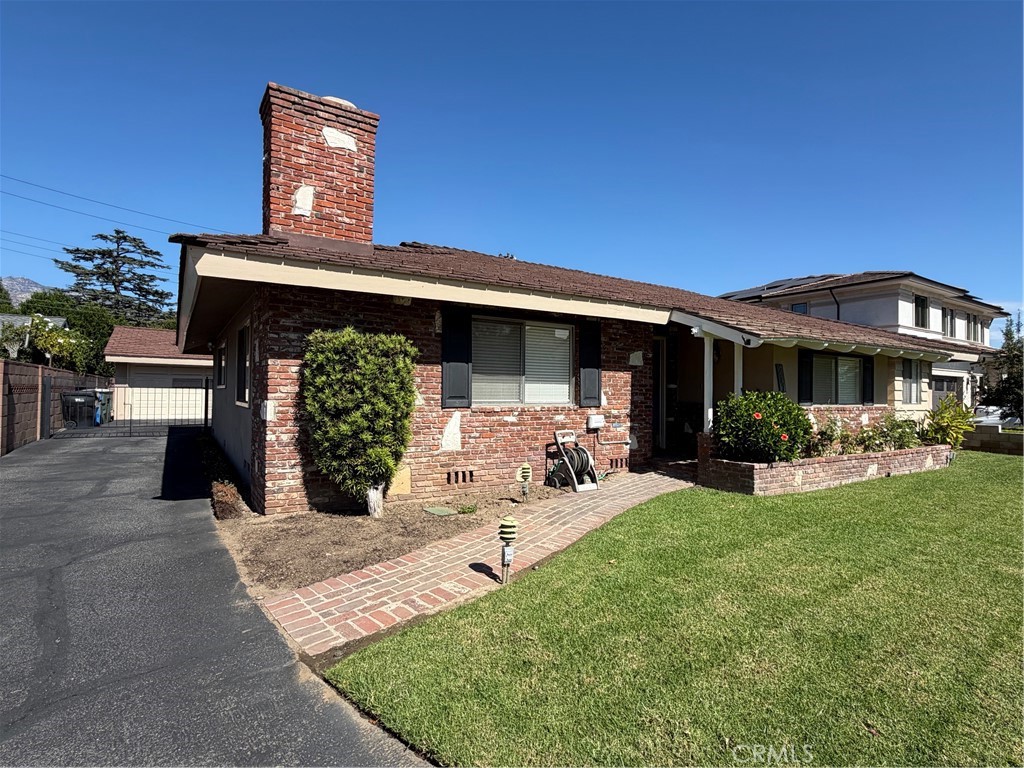 271 W Magna Vista Avenue Property Photo 2