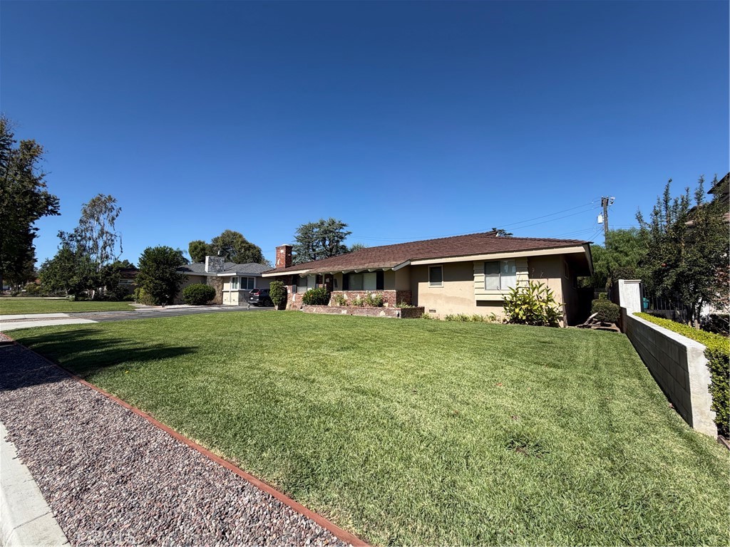 271 W Magna Vista Avenue Property Photo 3
