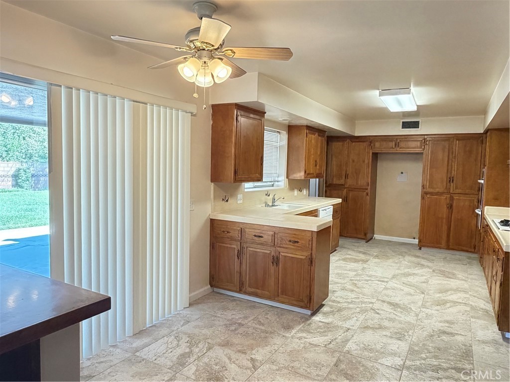 271 W Magna Vista Avenue Property Photo 7