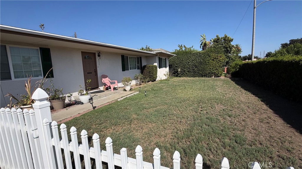 8225 Garibaldi Property Photo 3