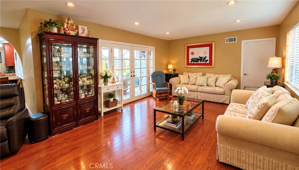 8225 Garibaldi Property Photo 5