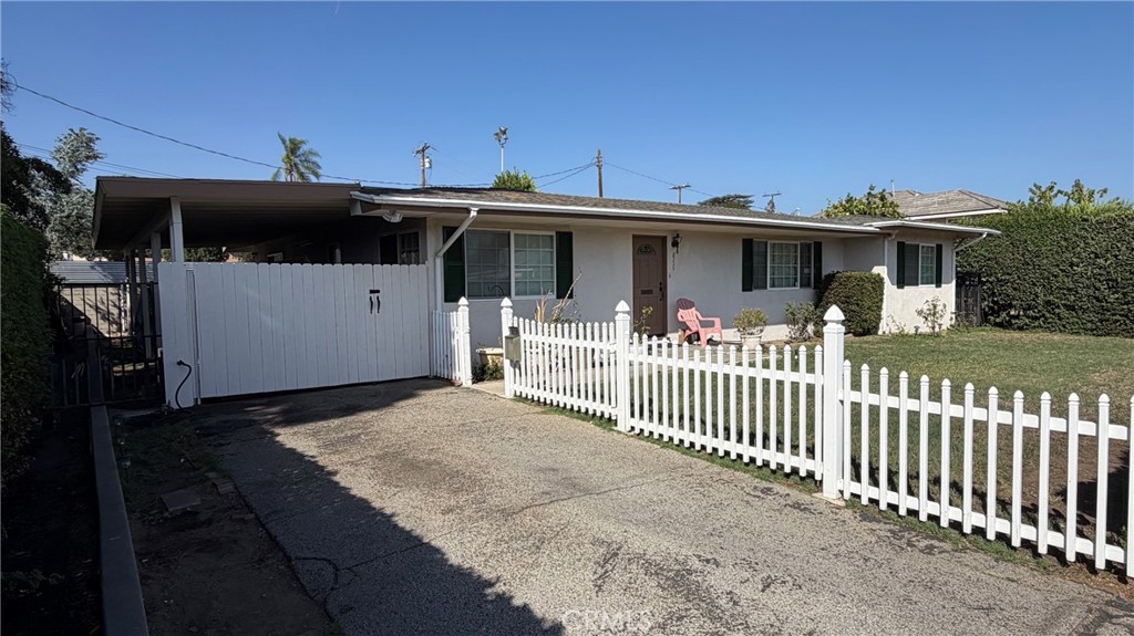 8225 Garibaldi Property Photo 11