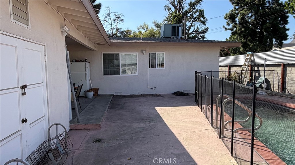 8225 Garibaldi Property Photo 13