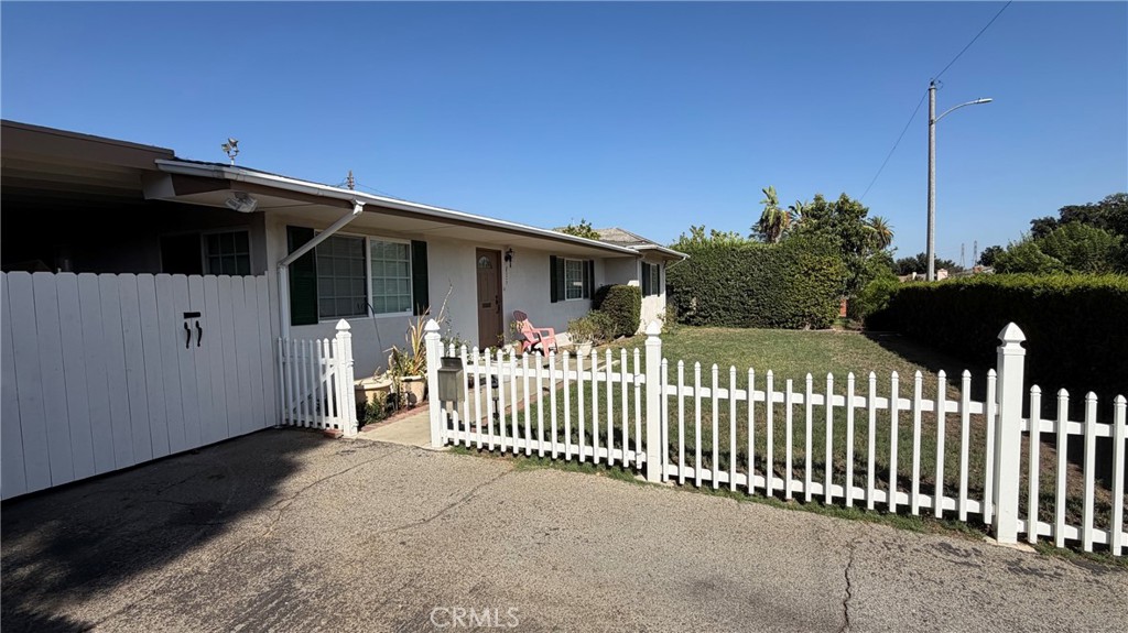 8225 Garibaldi Property Photo 14