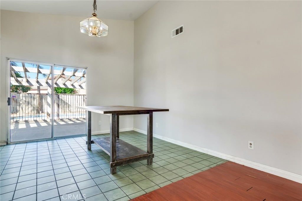 8344 Bermuda Court Property Photo 7
