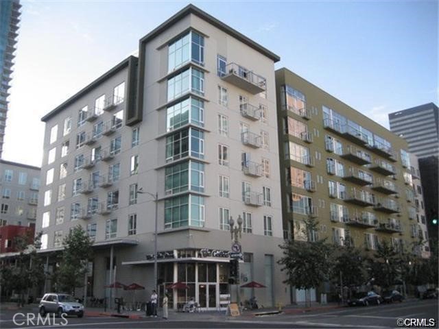 645 W 9th Street 618 Property Photo