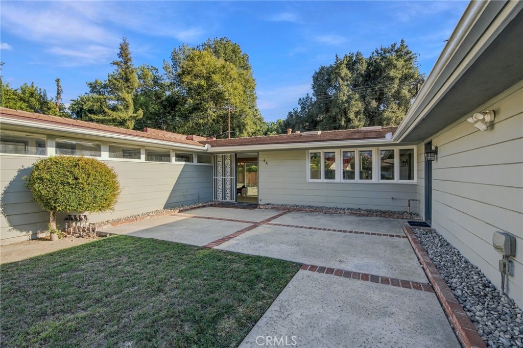 66 N Golden West Avenue Property Photo 2