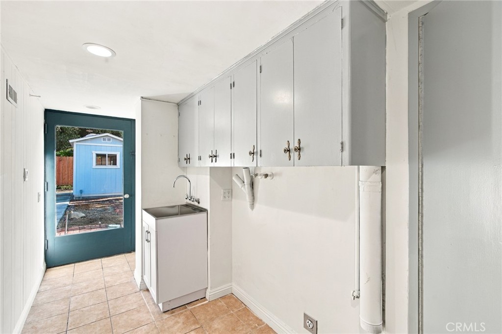 66 N Golden West Avenue Property Photo 18