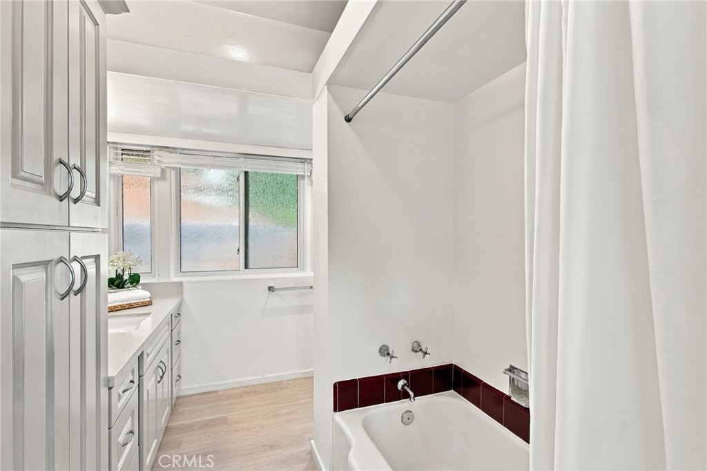 66 N Golden West Avenue Property Photo 21
