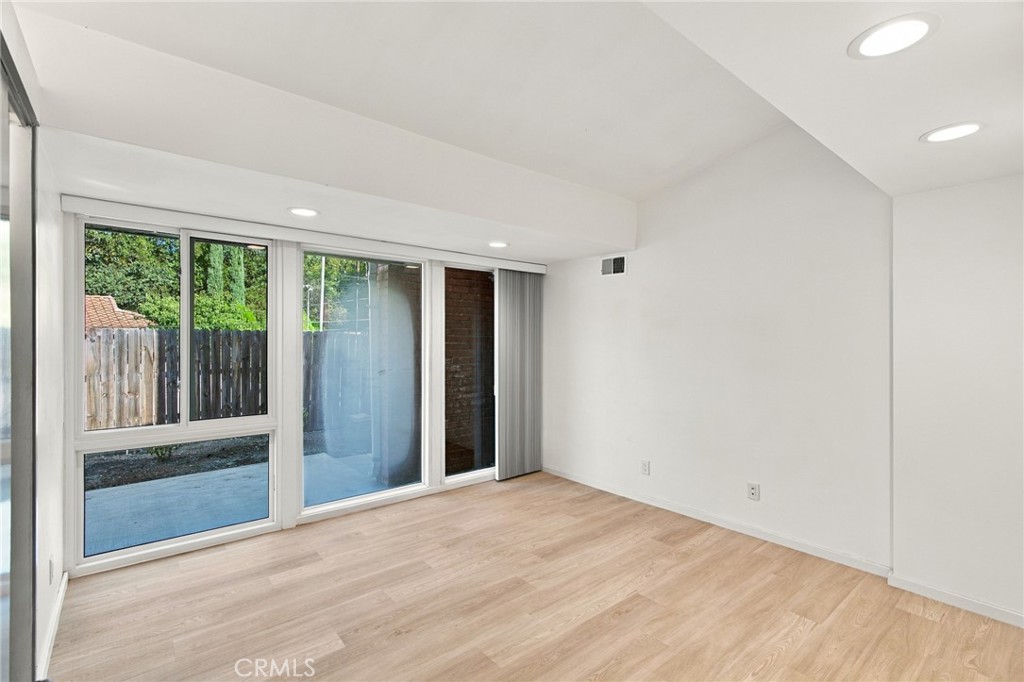 66 N Golden West Avenue Property Photo 25