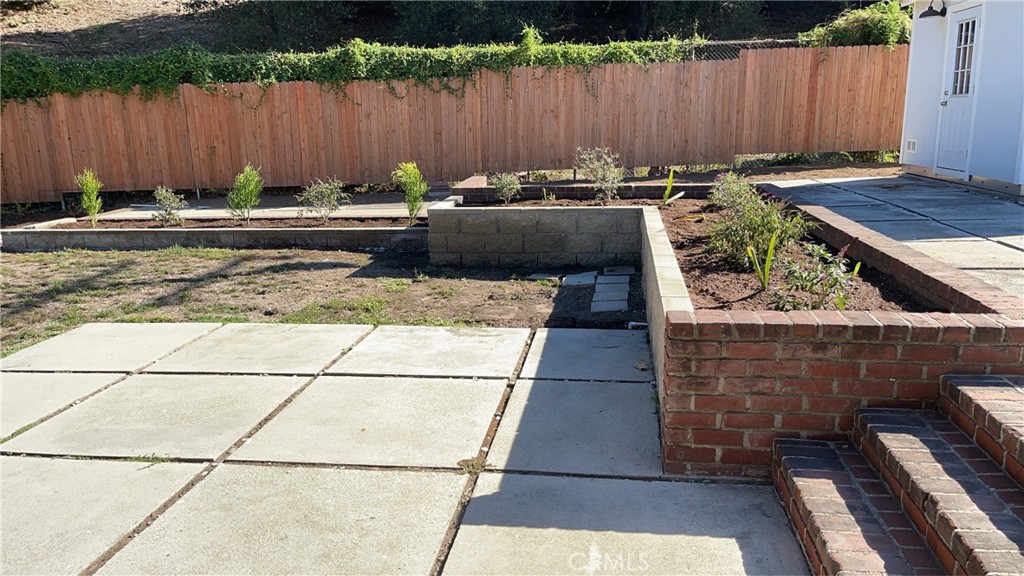 66 N Golden West Avenue Property Photo 28