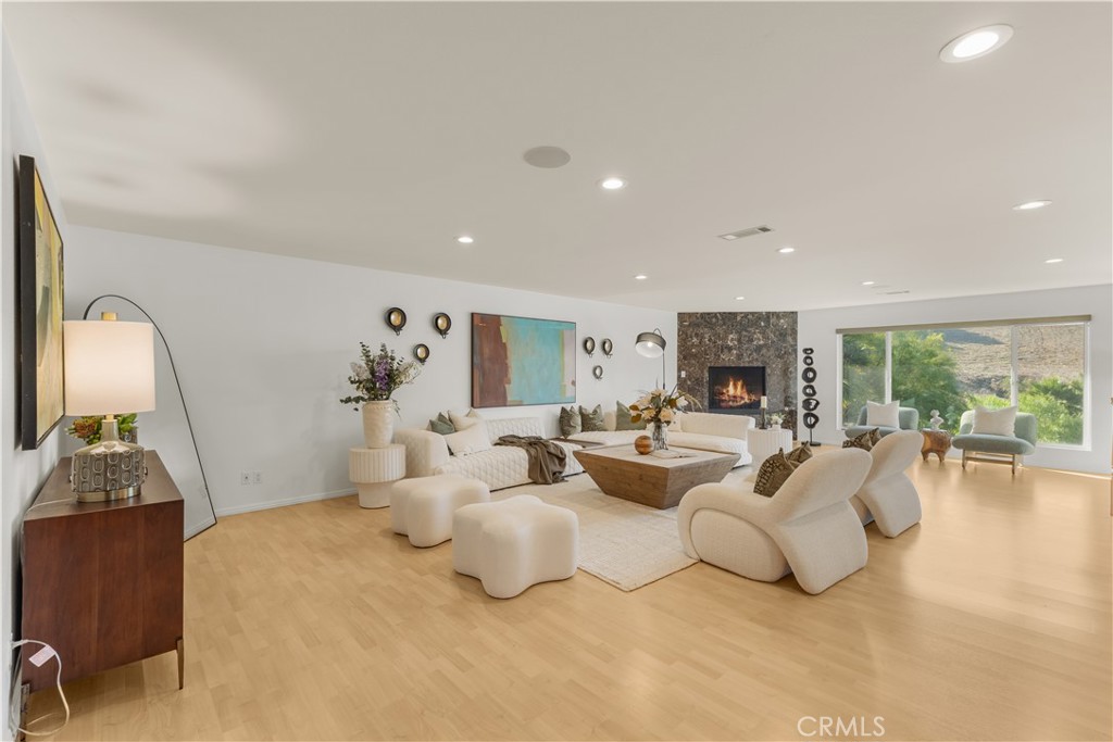 2145 Indian Creek Property Photo 4