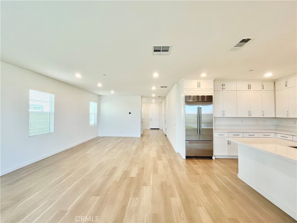 27225 Release Place Property Photo 4
