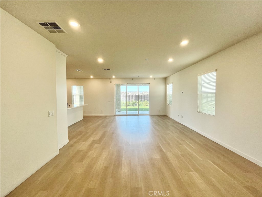 27225 Release Place Property Photo 9