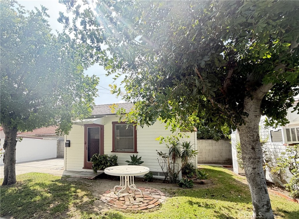 3817 Ivar Avenue Property Photo 1
