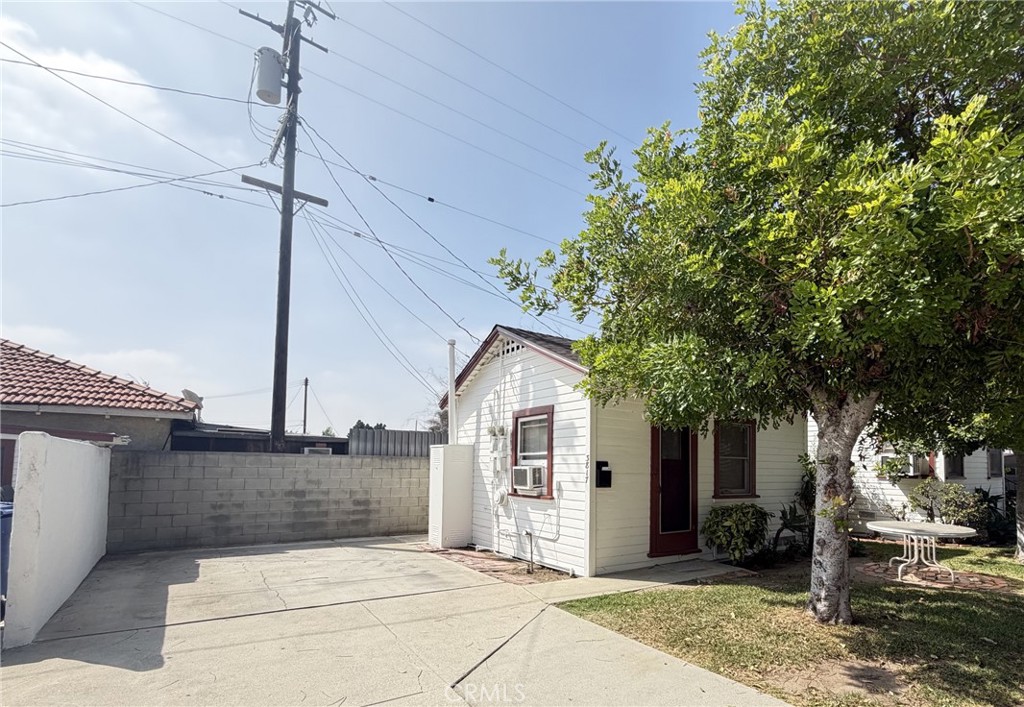 3817 Ivar Avenue Property Photo 3