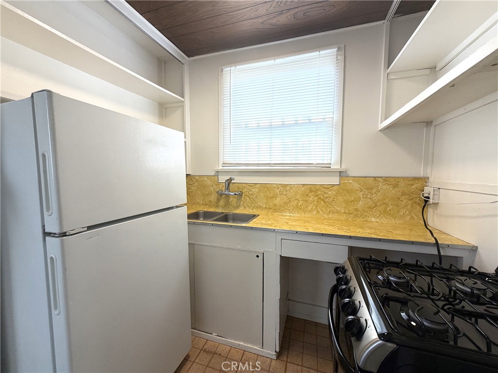 3817 Ivar Avenue Property Photo 6