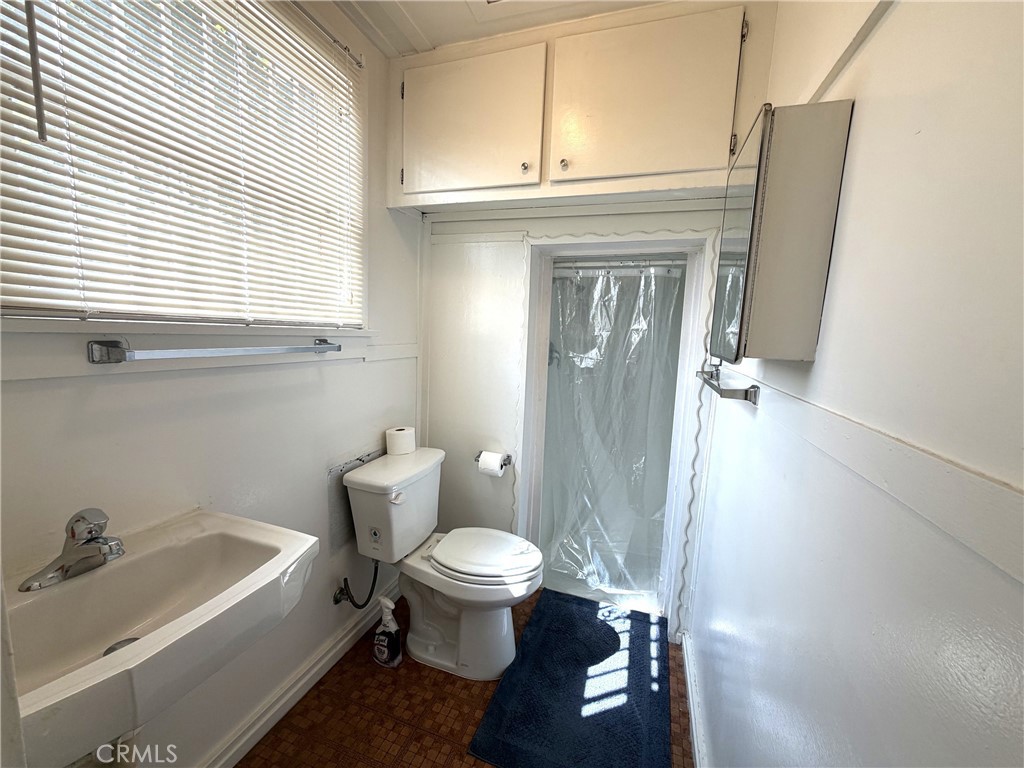 3817 Ivar Avenue Property Photo 7