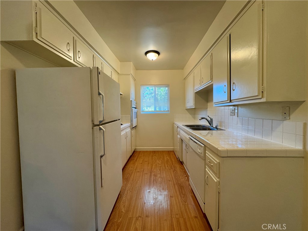157 Esperanza Avenue D Property Photo 3