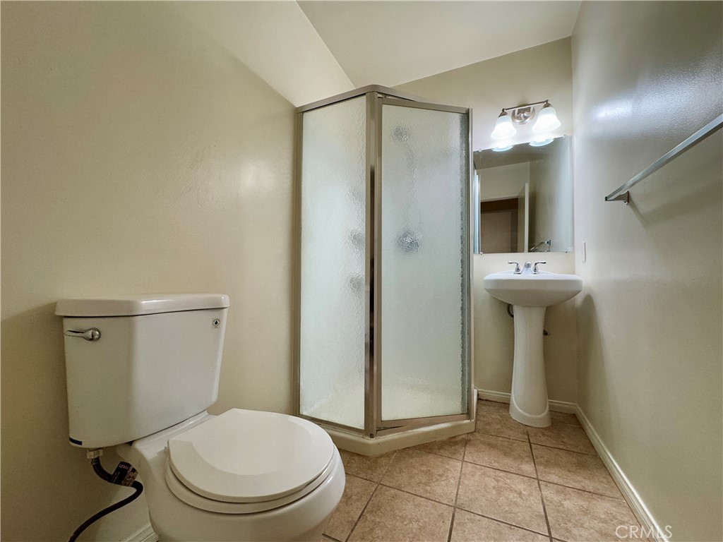 157 Esperanza Avenue D Property Photo 6