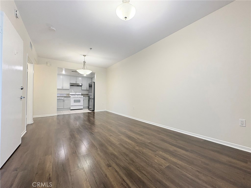 580 W Main Street #322 Property Photo 3