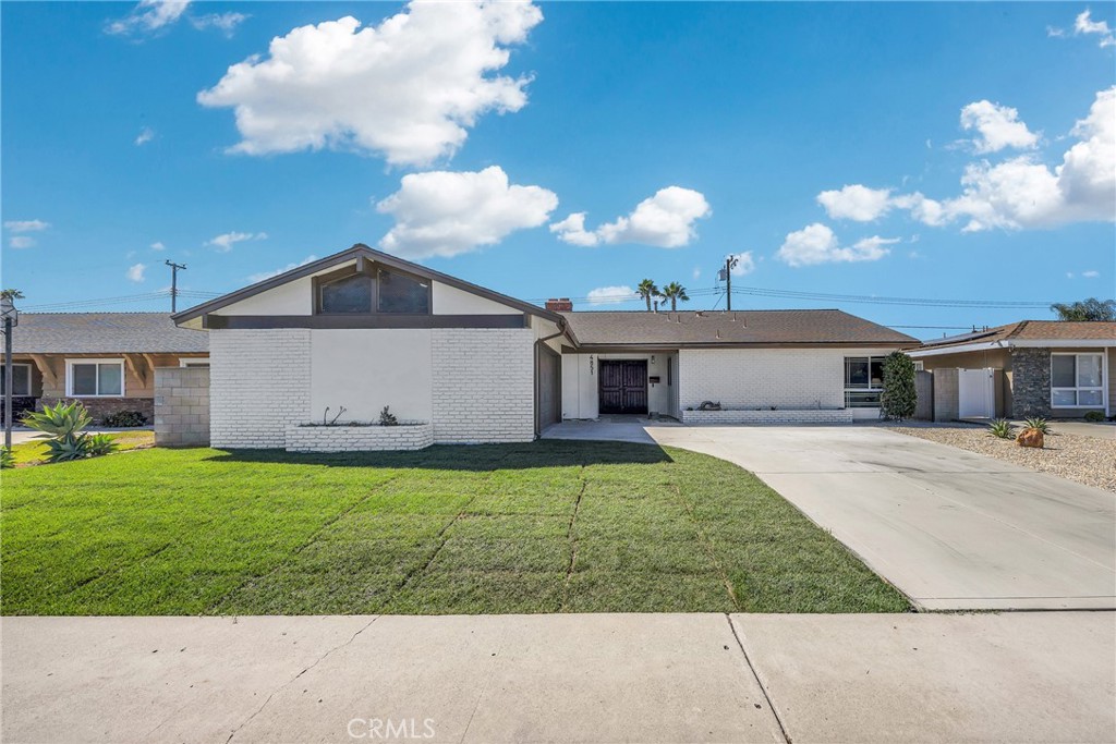 4851 Briarhill Drive Property Photo 1