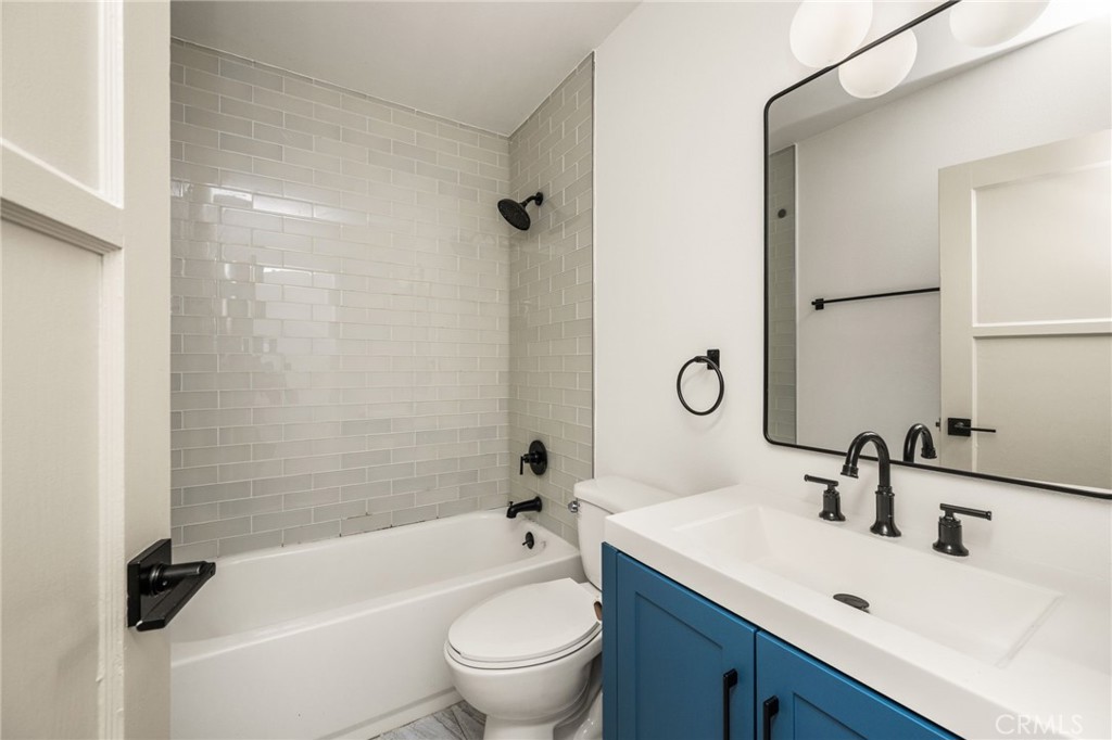 705 S Corlett Avenue Property Photo 18