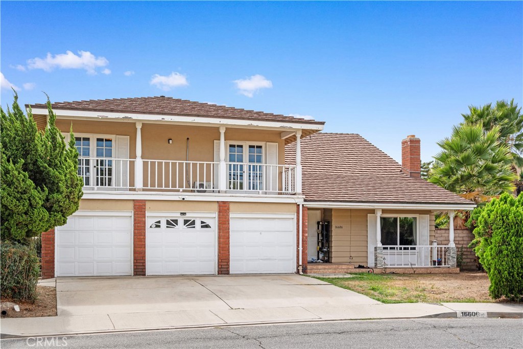 16606 Woodmont Pl Property Photo 2