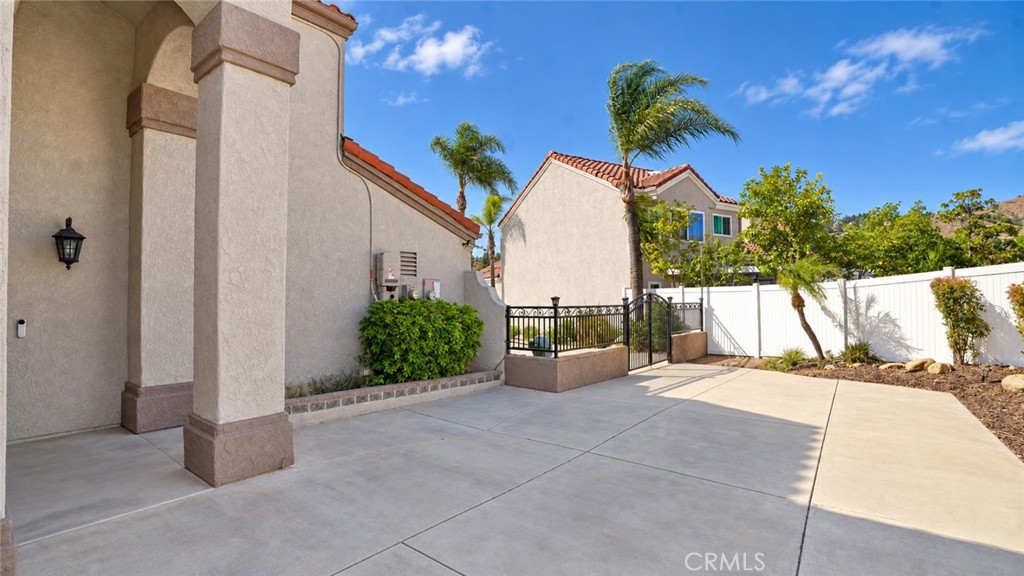 5912 San Remo Property Photo 4