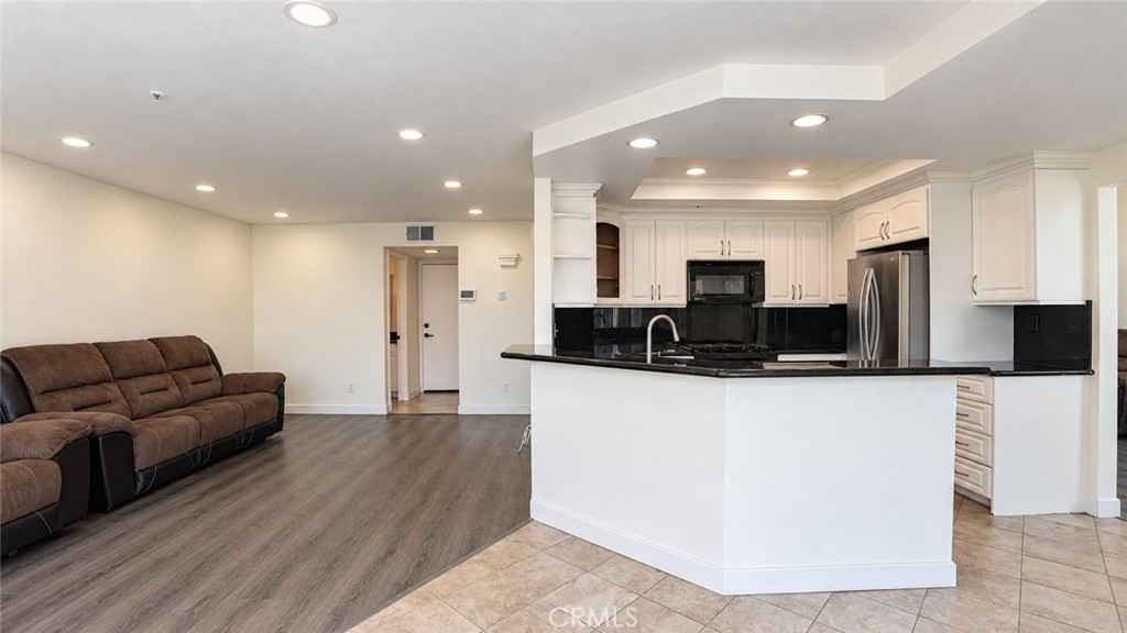 5912 San Remo Property Photo 10